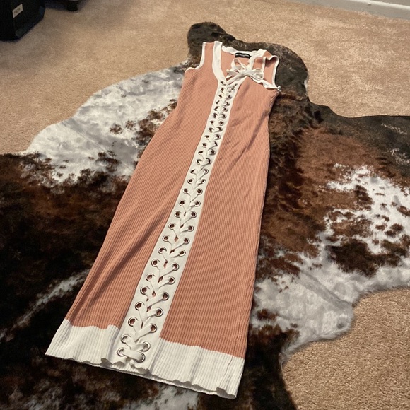 SOLD Pretty Little Thing dress - Picture 4 of 4